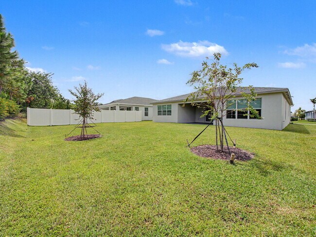 Building Photo - 11805 SW Lyra Dr.