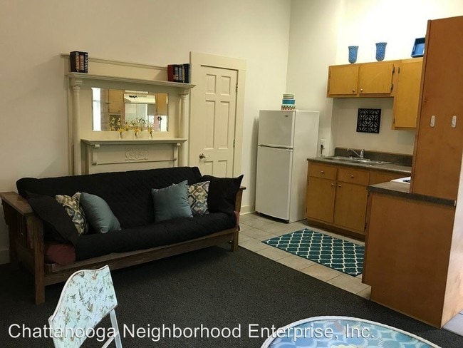 Building Photo - 2 br, 1 bath Apartment - 522 E 5th St