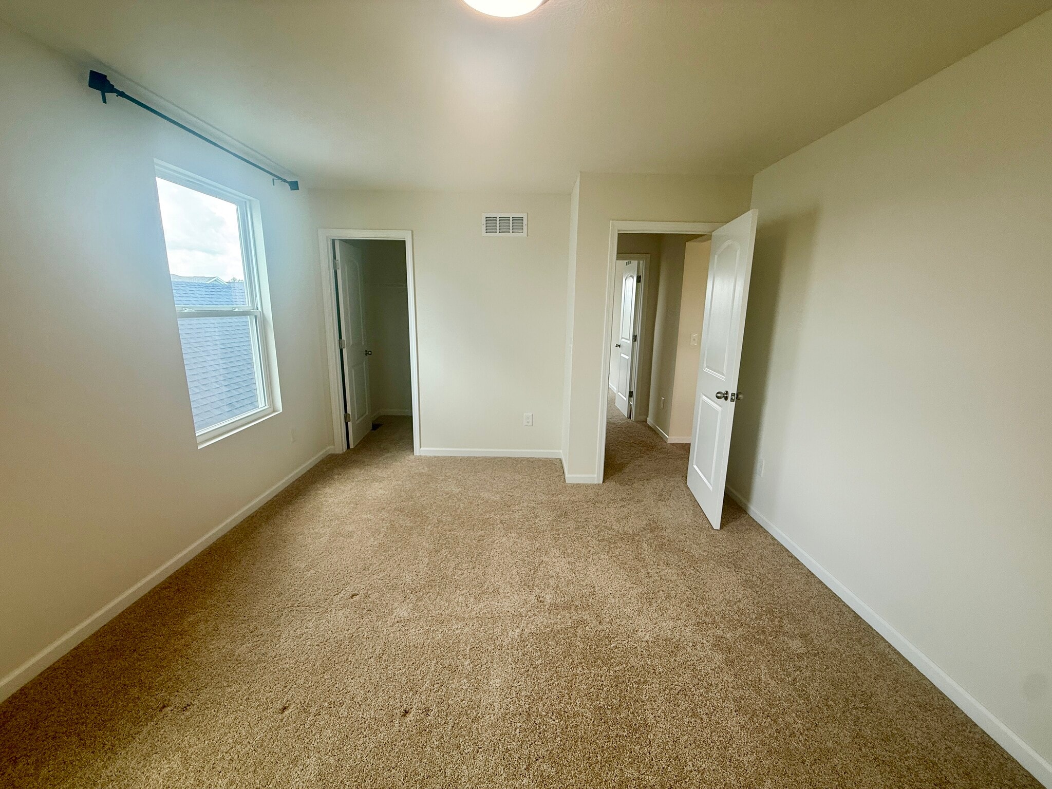 Bedroom 3 with walk in closet - 2062 Broccoli Dr