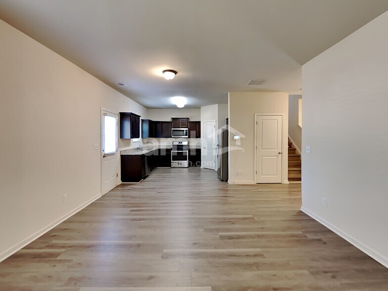 Building Photo - 4025 Clay Ct SE