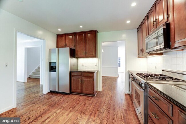 Building Photo - 1412 McLean Mews Ct
