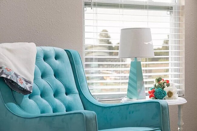 Building Photo - Your Serene Retreat in Kentwood