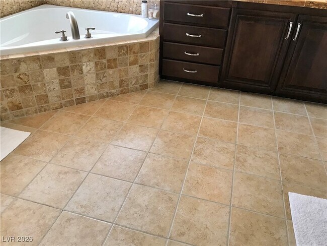 Building Photo - 1169 Midori St