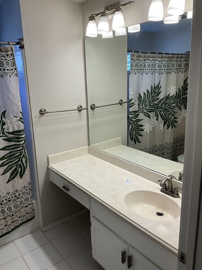 Building Photo - 129 Splitrock Ln