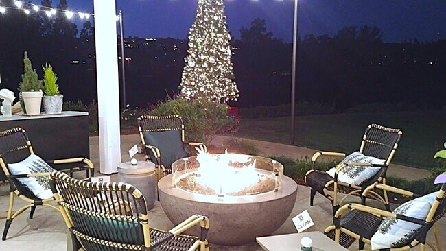 Building Photo - 28506 Barbosa