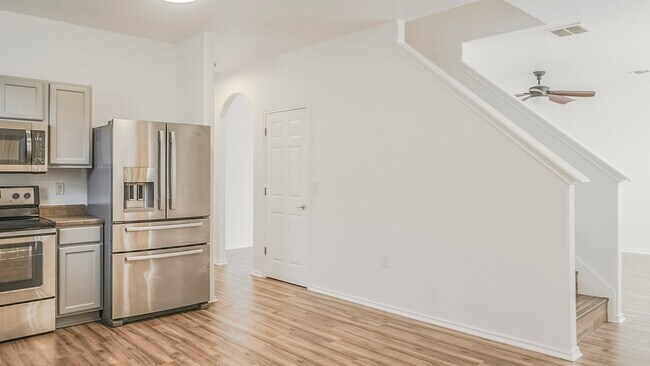 Building Photo - 8823 Mission Brk