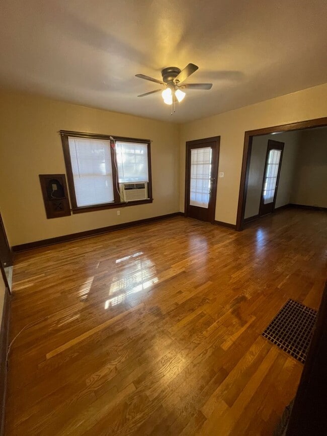 Building Photo - 3 Bedroom with garage and basement