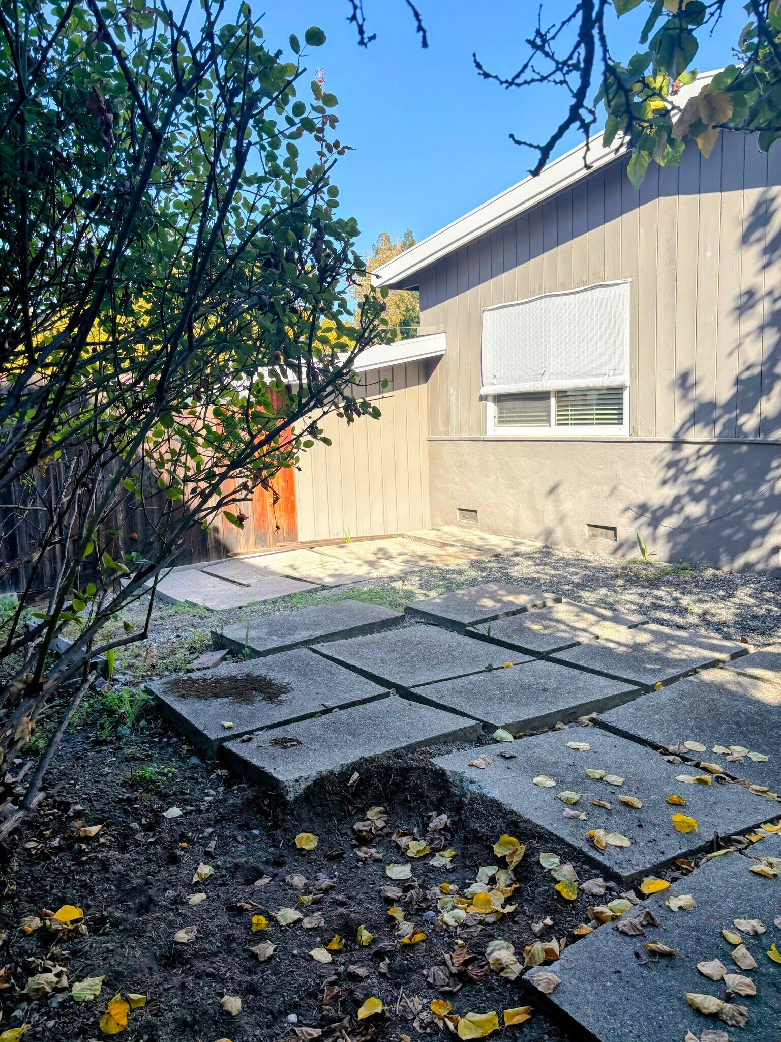 Building Photo - 103 Margarido Dr