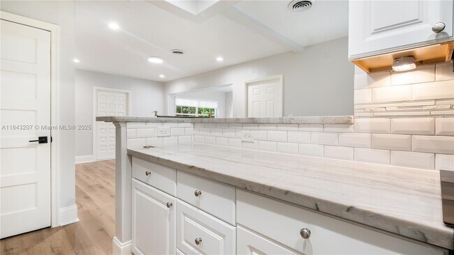 Building Photo - 49 Alcantarra Ave