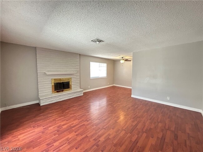 Building Photo - 3979 Avonwood Ave