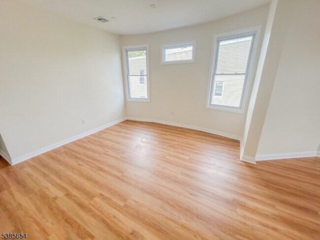 Building Photo - 261 22nd St