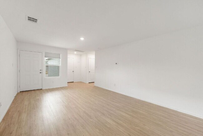 Building Photo - 14805 Saw Ml