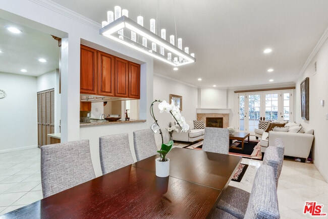 Building Photo - 11755 Montana Ave