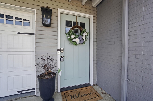 Building Photo - 315 Western Ave