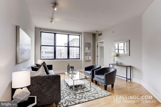 Building Photo - 809 6th St NW