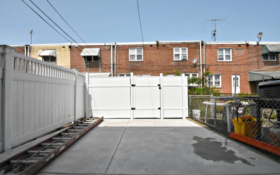 Building Photo - 3554 Miller St