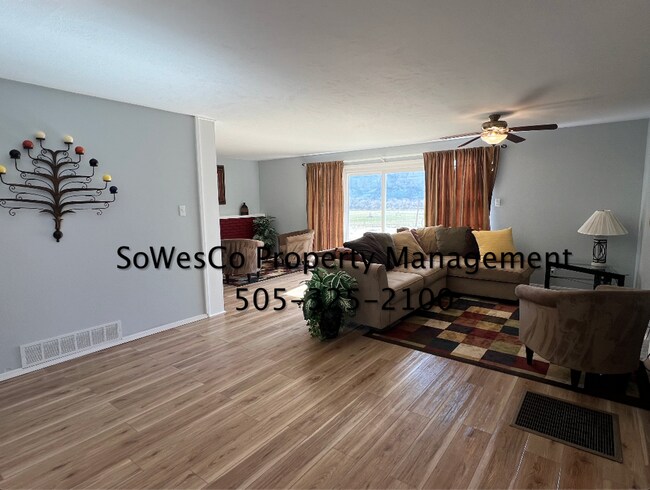 Building Photo - Beautiful Furnished Property; Three Bedroo...