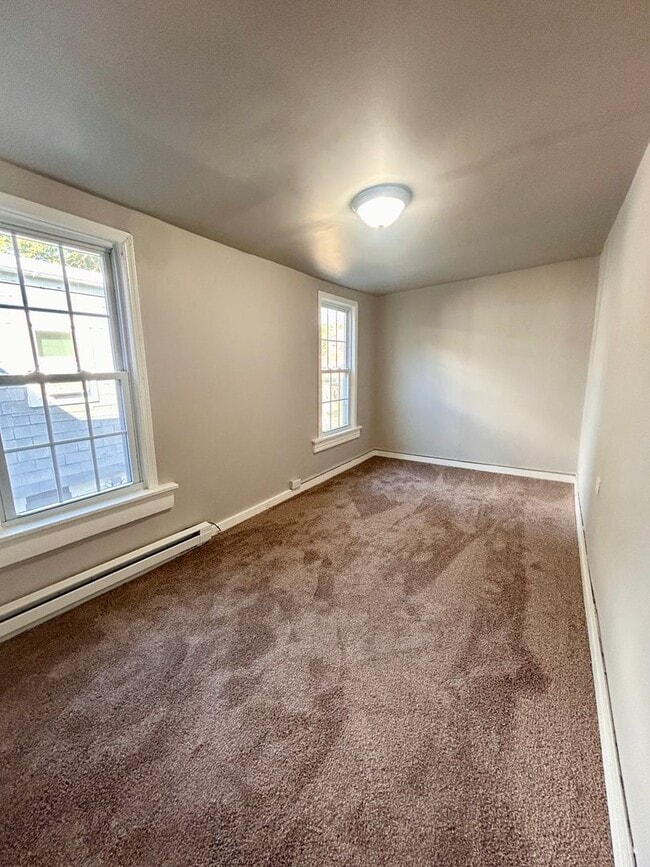 Building Photo - 539 1/2 Green St – 3 Bed, 1 Bath Home in L...