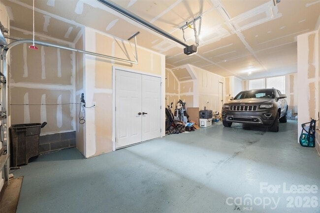 Building Photo - 424 Music Hall Wy