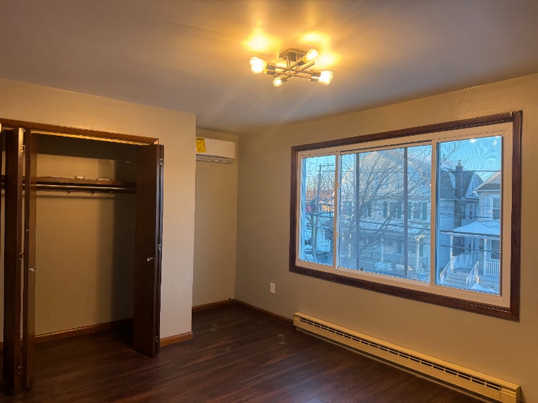 Building Photo - 21 S Loveland Ave