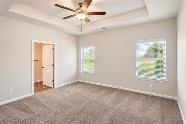 Building Photo - 1 Westwillow Dr NW
