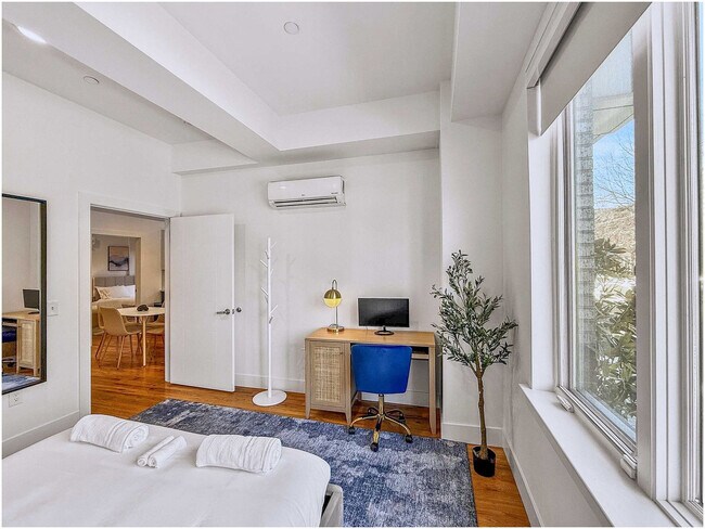 Building Photo - 236 W Thompson St