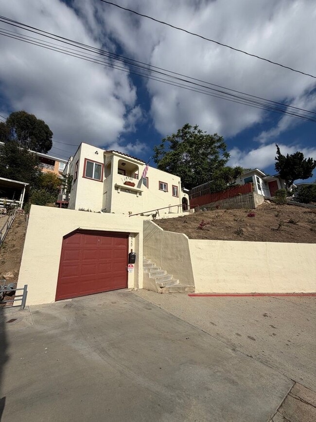 Building Photo - 6720 Stanford Way