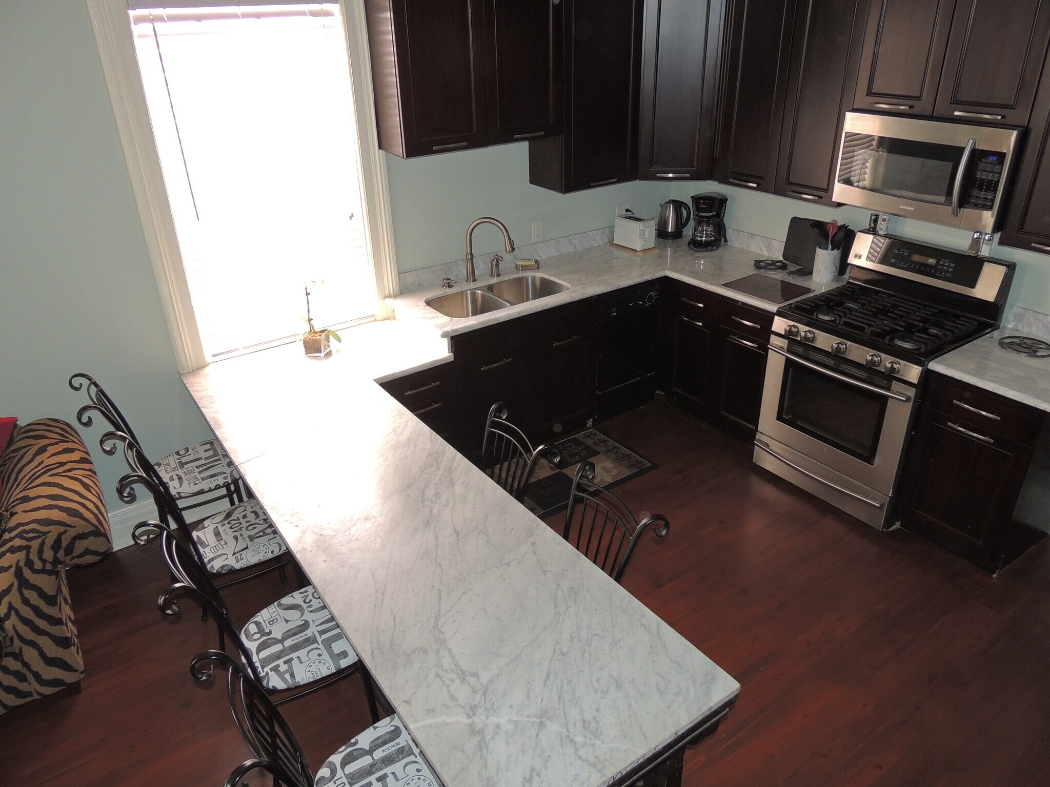 kitchen - 1013 Touro St