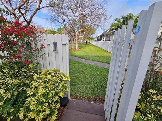 Building Photo - 4523 NW 98th Ave