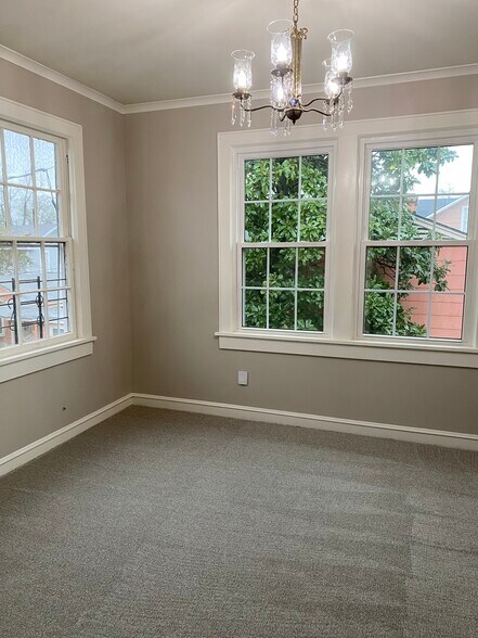 Building Photo - 937 Ontario St