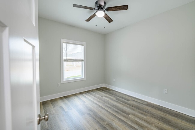 Building Photo - 102 Clearing Way