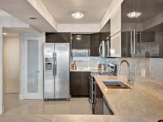 Building Photo - 3430 Galt Ocean Dr