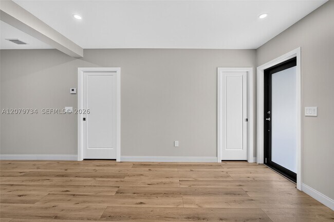 Building Photo - 1011 NW 30th Pl