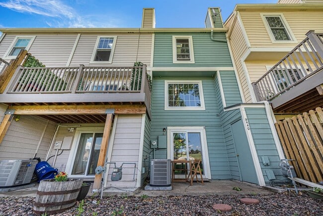 Building Photo - Aug 2025 - 2 Bedroom 1.5 Bathroom Townhome...