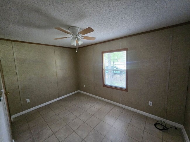 Building Photo - 127 Lonesome Hill Rd