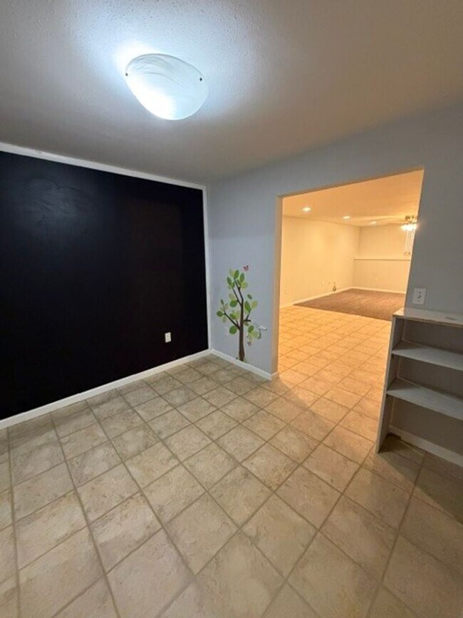 Building Photo - 10925 Upland Terrace