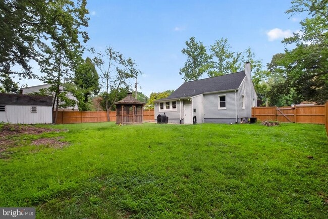 Building Photo - 14925 Schall Rd