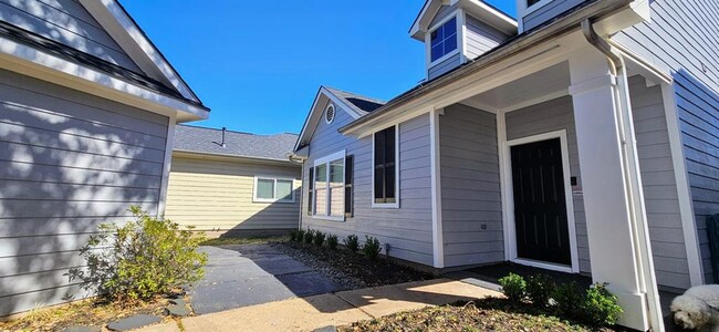 Building Photo - 7634 Chalk Hill