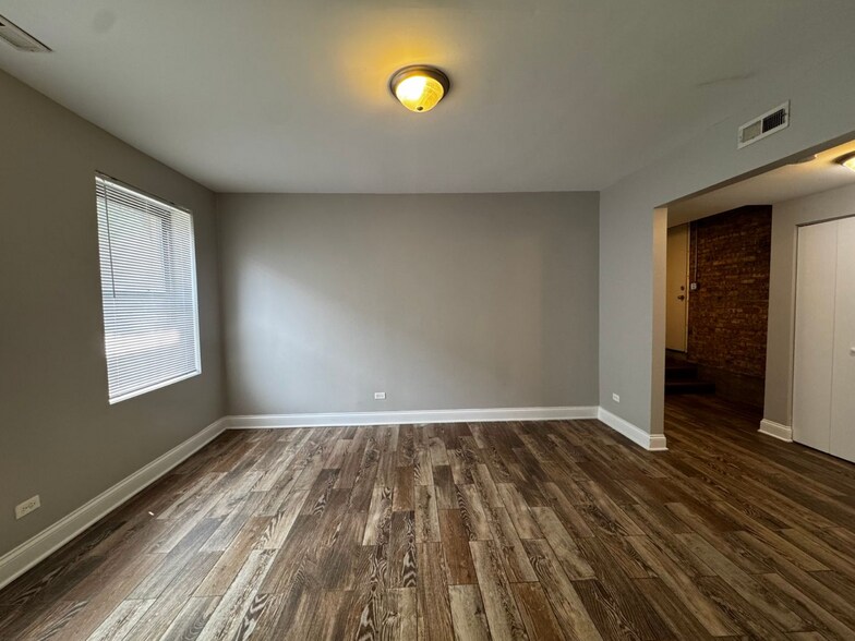 Dining Room - 5003 N Sawyer Ave