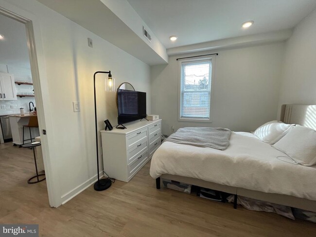 Building Photo - 630 S 19th St