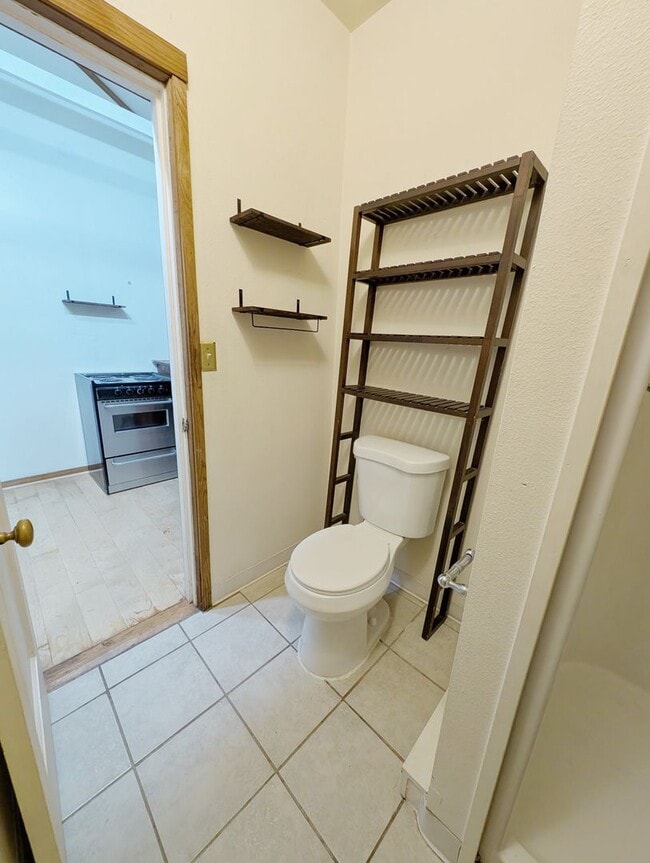 Building Photo - Super Cute Studio on Capitol Highway!