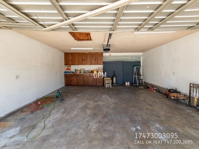 Building Photo - 10342 Mather Ave
