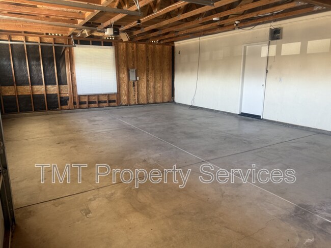 Building Photo - 2742 La Purisima Ave