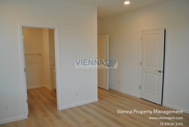 Building Photo - 501 Fox Hunt Wy