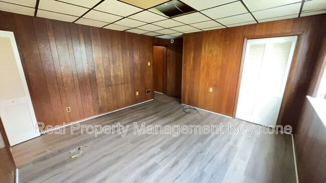 Building Photo - 121 Cutler St