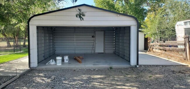 Building Photo - 2 bedroom in Billings MT 59105