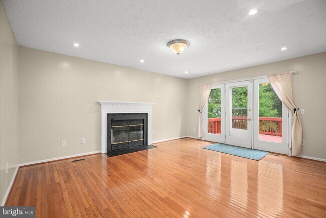Building Photo - 64 Spring Lake Dr