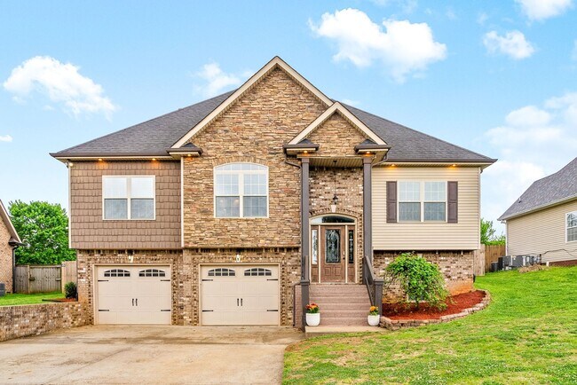 Building Photo - Spacious 4-Bedroom Home with Dual Living A...