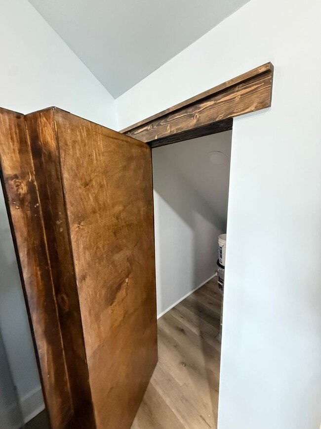 Building Photo - 4 Bedroom 2.5 Bathroom Home Available