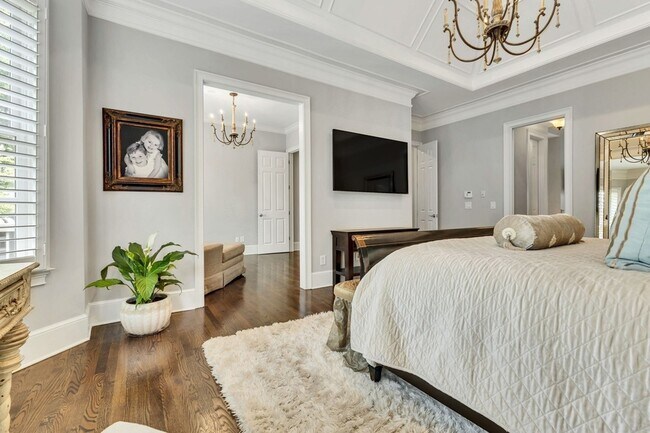 Building Photo - 12 Medalist Ct